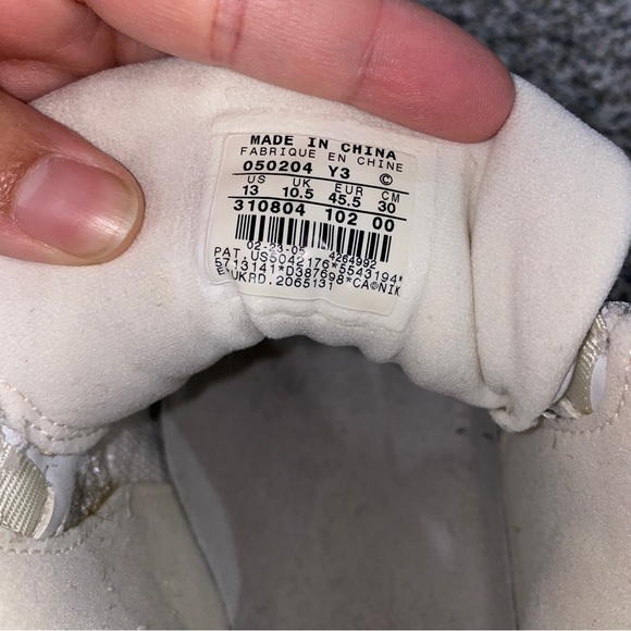 Authentic Limited Edition white with baby blue Jordan 13’s - RARE color! - Picture 8 of 11